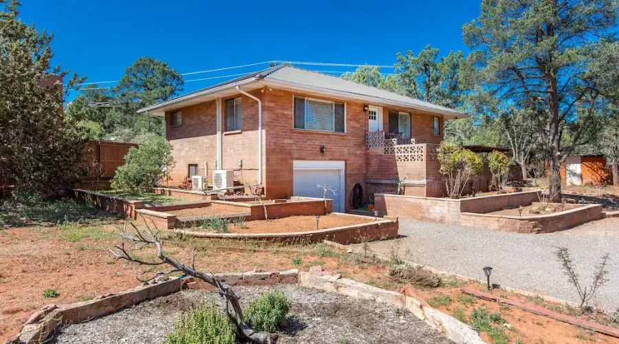 Good Vibes, Great Views, Pet & Family-Friendly West Sedona Upper-Level Duplex