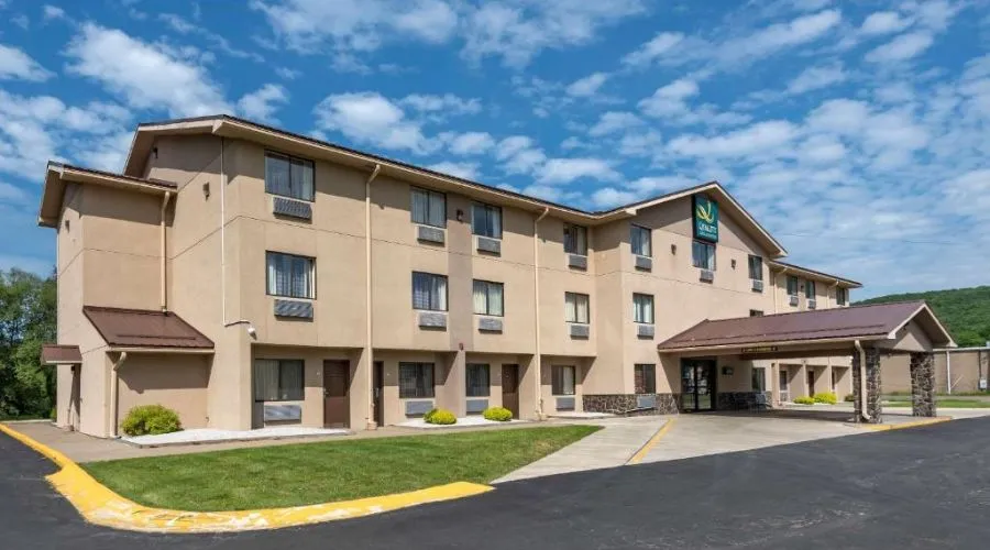 Quality Inn and Suites, Warren PA