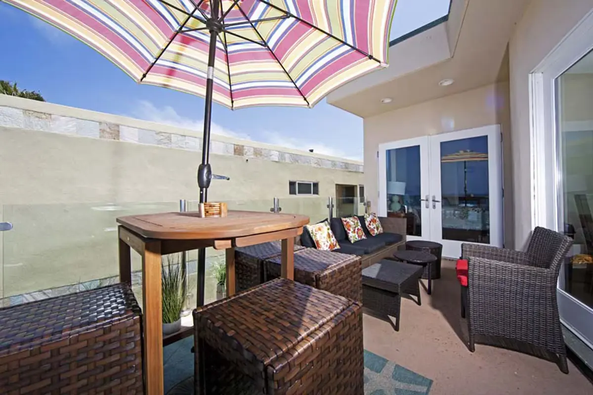 Beautiful Oceanfront Penthouse in North Mission Beach