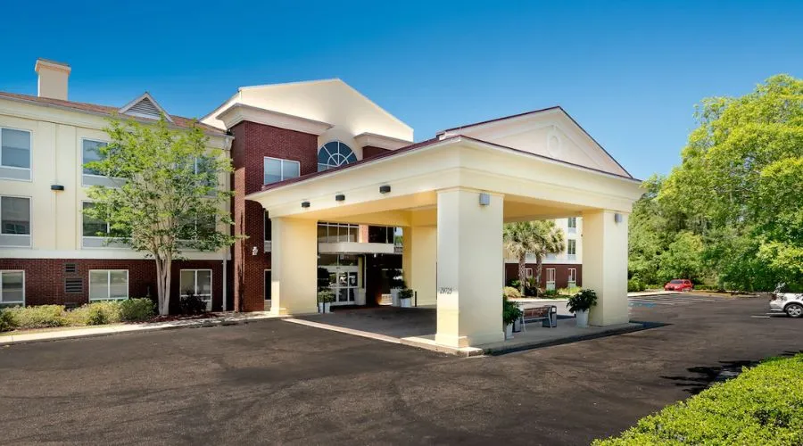 Holiday Inn Express & Suites Daphne