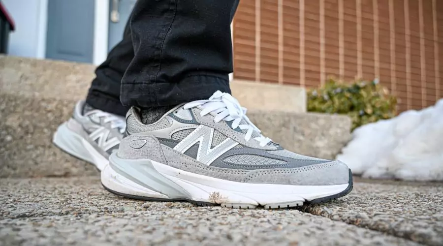 New Balance 990v6